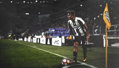 重磅！德天空独家，马兹拉维飞抵曼市完成体检，英超豪门再添强援