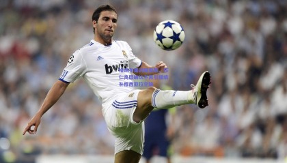 格纳布里闪耀安联，拜仁高层确认不再引援填补穆西亚拉空缺